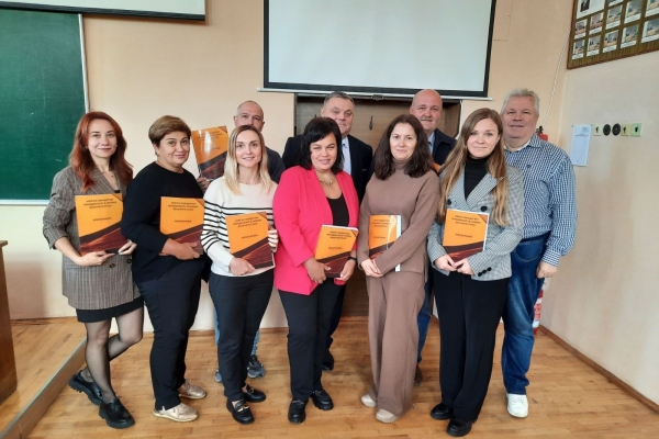 monohrafiia-2404AA9A0D-E960-095C-0D5B-B1FAFEA391AC.jpg