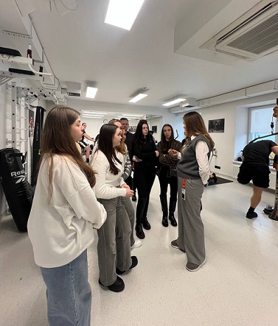 photo 5267493040694168525 y