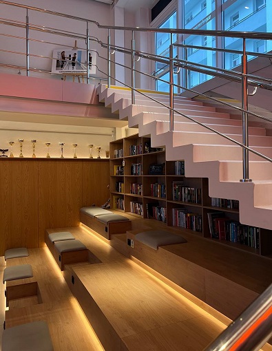 photo 5267493040694168526 y