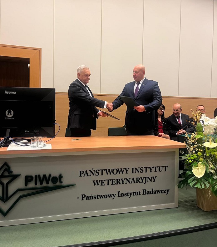 598143977 1490841793047572 1715063418274374181 n